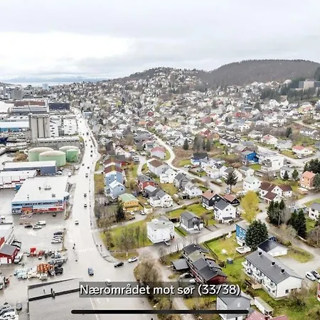 Feriehus Arctic Modern 3-bed House In