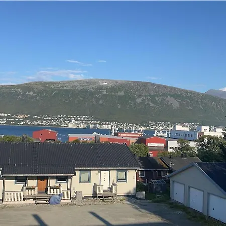 Arctic Modern 3-bed House In Feriehus *