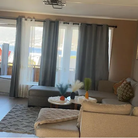 3-bed House Sleeps 8 - Ev Charger - Balcony Ferienhaus *